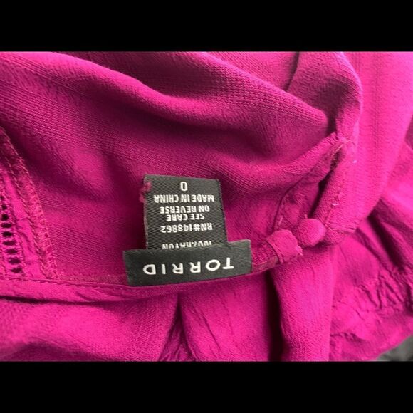 Torrid scoop neck Fuschia peasant top - Picture 6 of 7